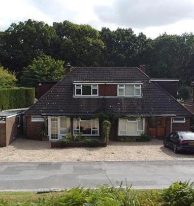 Abacus Bed&Breakfast, Blackwater, Hampshire Camberley Exterior foto