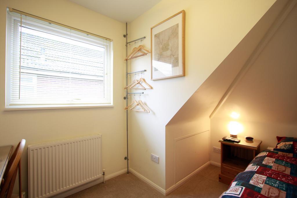 Abacus Bed&Breakfast, Blackwater, Hampshire Camberley Exterior foto