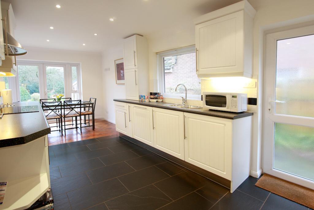 Abacus Bed&Breakfast, Blackwater, Hampshire Camberley Exterior foto
