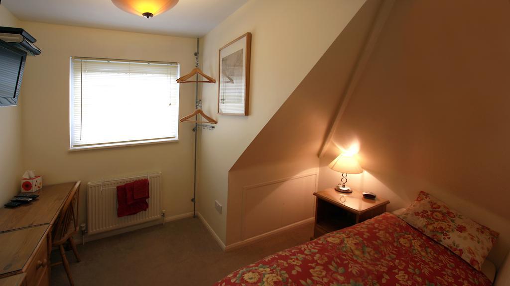Abacus Bed&Breakfast, Blackwater, Hampshire Camberley Zimmer foto
